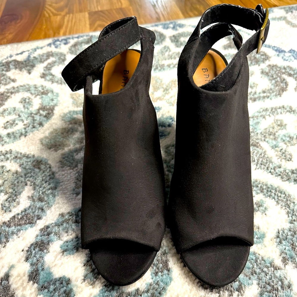 Bamboo Heels. Size 8 Color Black, Adjustable Ankle Strap